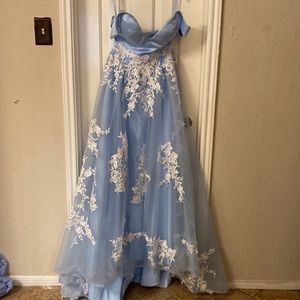 Only worn once in great condition.